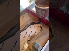 Relâmpago radiante em resina de derramamento profundo