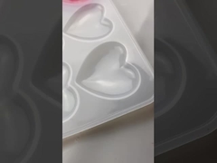 Elegança simples em resina clara