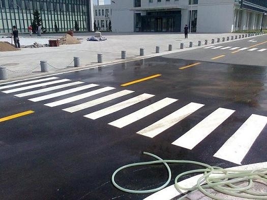 Tinta de marcação de estrada à base de solvente líquido Boa adesão Um componente