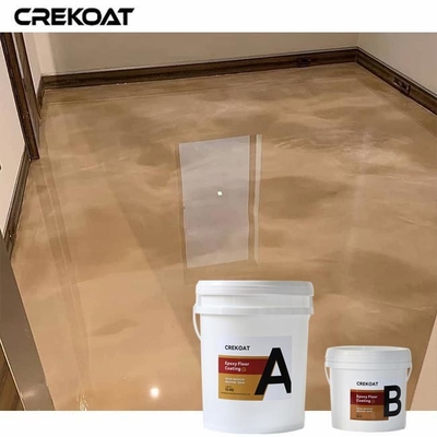 Revestimento de piso metálico epoxi personalizável criado por pigmentos metálicos em resina transparente